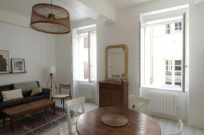 Elegant Apartment in Historic Center of Tournon